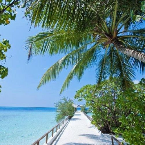 Maldives : Paradise Found at Makunudu Island